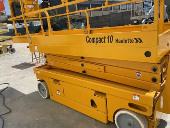 8#5755 Piattaforma aerea verticale Haulotte Compact