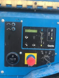 1#3448 Piattaforma aerea verticale Diesel Genie GS 3268 RT