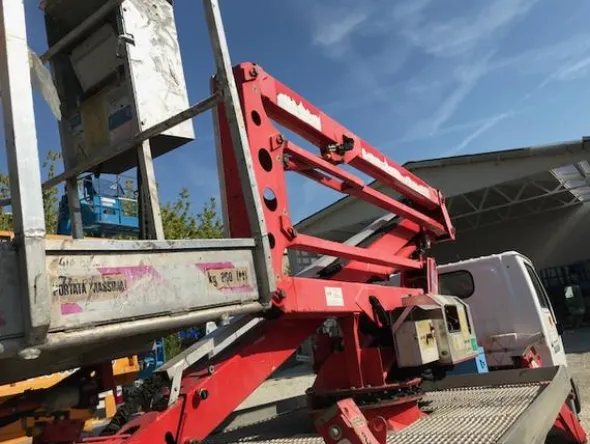 1#4489 Piattaforma autocarrata Socage Mil 18.8 su Nissan Cabstar