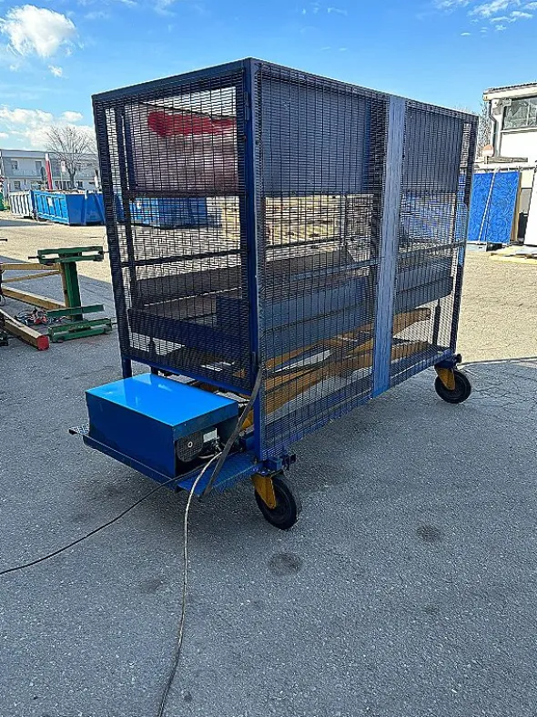 Piattaforma elettrica a forbice