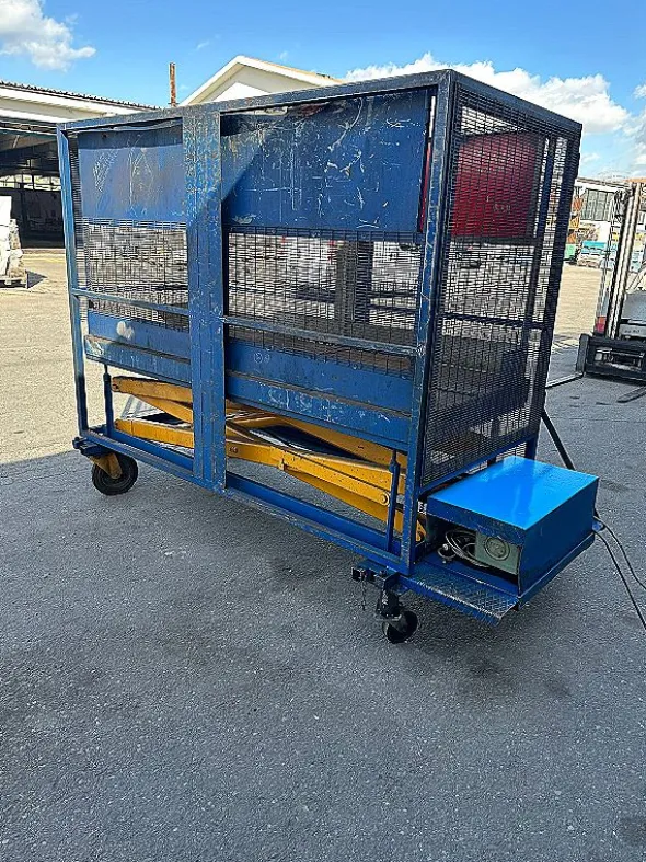 Piattaforma elettrica a forbice