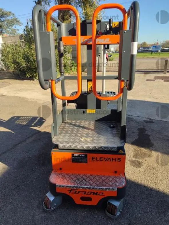 3#9821 Piattaforma elevatore monoposto Faraone