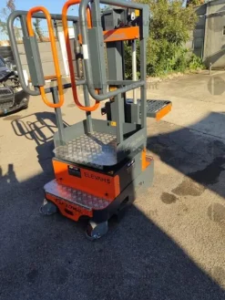 3#9821 Piattaforma elevatore monoposto Faraone