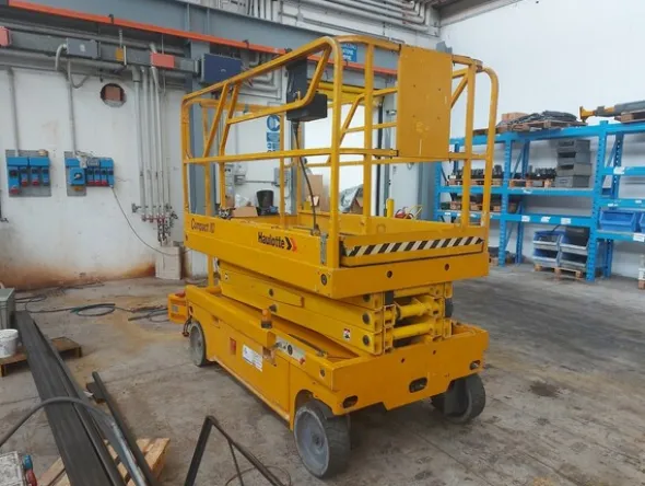 5#7923 Piattaforma elevatrice Haulotte Compact 10