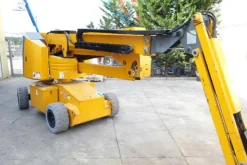 4#4535 Piattaforma semovente articolata elettrica Haulotte HA15 ip
