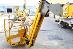 4#4535 Piattaforma semovente articolata elettrica Haulotte HA15 ip