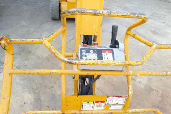 4#4535 Piattaforma semovente articolata elettrica Haulotte HA15 ip