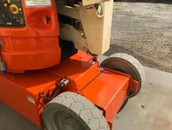 1#5501 Piattaforma semovente articolata JLG E300AJ