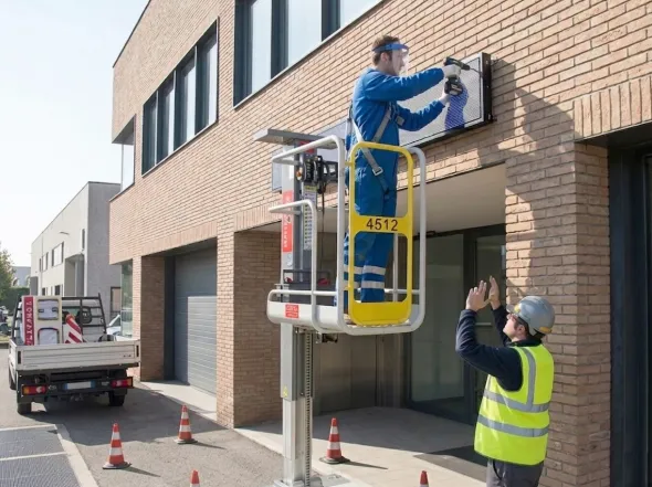 Piattaforma usata per lavori in quota 5 metri