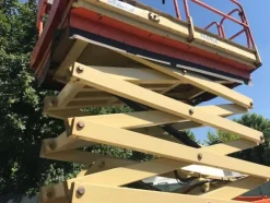 3#2833 Piattaforma verticale a pantografo Jlg 4069LE