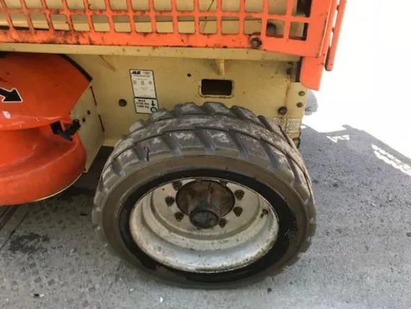 3#2833 Piattaforma verticale a pantografo Jlg 4069LE