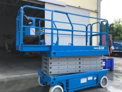 2#4058 Piattaforma verticale a pantografo Genie GS 3246