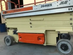 2#5755 Piattaforma verticale JLG 2646ES