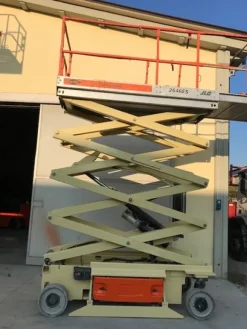 2#5755 Piattaforma verticale JLG 2646ES