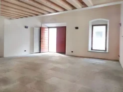 #20151 Piccolo fabbricato cielo-terra ad uso ufficio