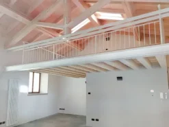 #20151 Piccolo fabbricato cielo-terra ad uso ufficio