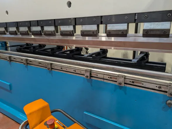 piegatrice colgar 100 ton x 3100 sincronizzata