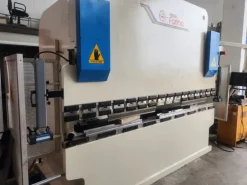 Piegatrice lamiera Farina mod PFO/PS/N 110/30