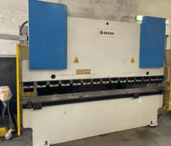 Piegatrice lamiera GECKO Mod HAP 30 120