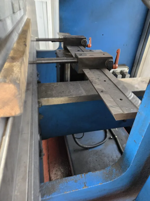 Piegatrice lamiera MECOS Mod Syncro 30/1250