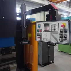 Piegatrice lamiera OMAG Mod EPB 10036
