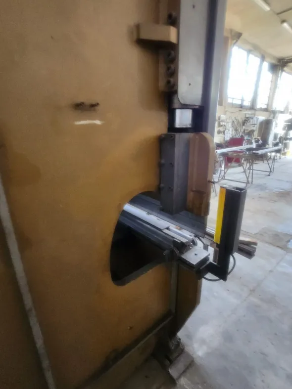 Piegatrice lamiera Somo Mod PY 12031