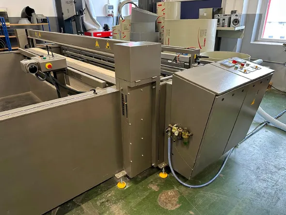 Piegatrice per plastica WEGENER BM 301