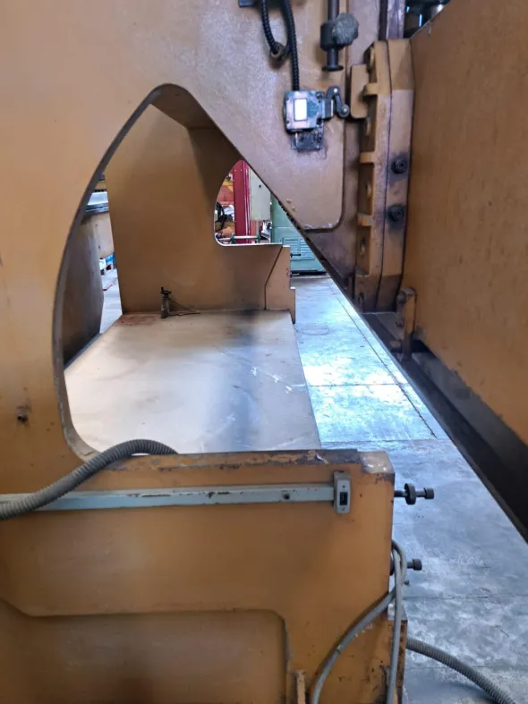 Piegatrice Somo 6000x50 ton usata