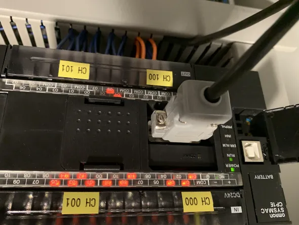 PLC OMRON