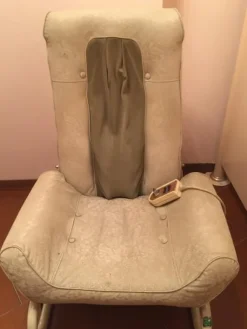 6#3775 Poltrona con massaggio schiena