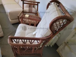 48#9481 Poltrone con mobili accessoti