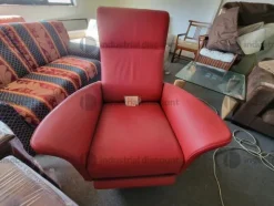 48#9481 Poltrone con mobili accessoti