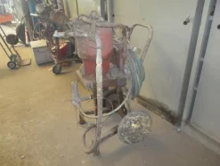 30#3774 Pompa Airless e trabattelli