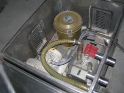 POMPA DA VUOTO E ASPIRATORE – BECKER / CFM 5 (POM-11)