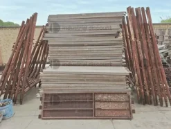 2#9747 Ponteggio puntelli cavalletti assi container