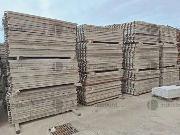 2#9747 Ponteggio puntelli cavalletti assi container