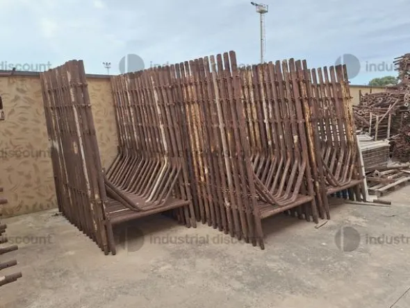 2#9747 Ponteggio puntelli cavalletti assi container