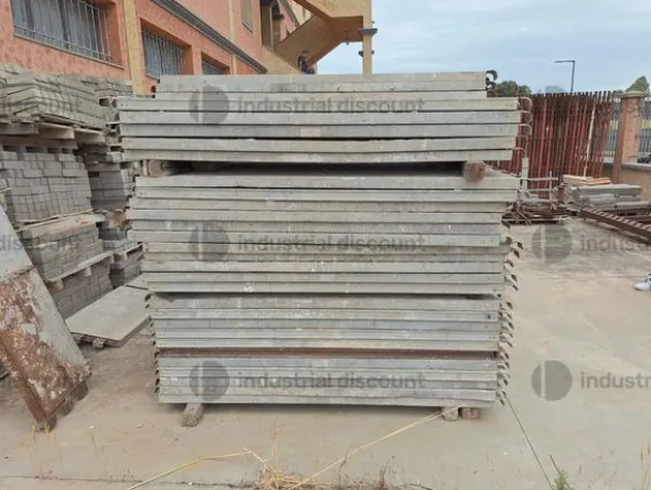 2#9747 Ponteggio puntelli cavalletti assi container