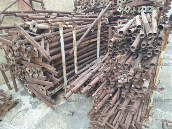 2#9747 Ponteggio puntelli cavalletti assi container