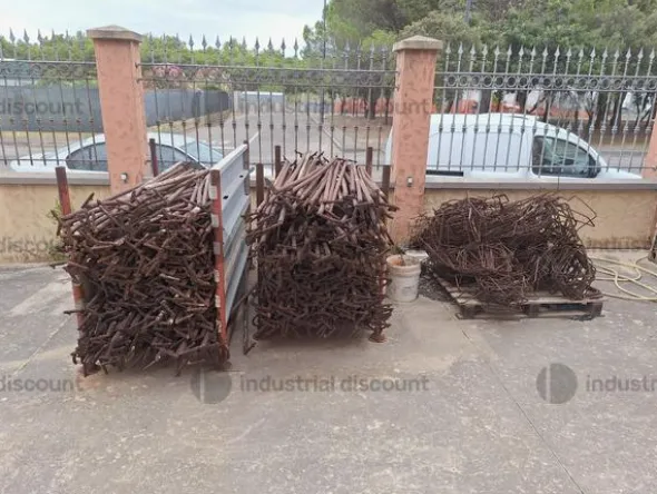 2#9747 Ponteggio puntelli cavalletti assi container