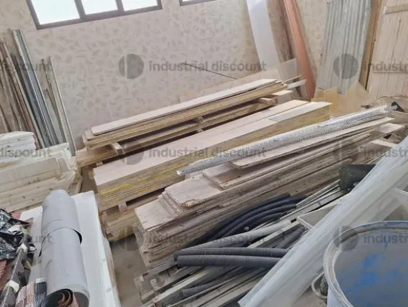 2#9747 Ponteggio puntelli cavalletti assi container