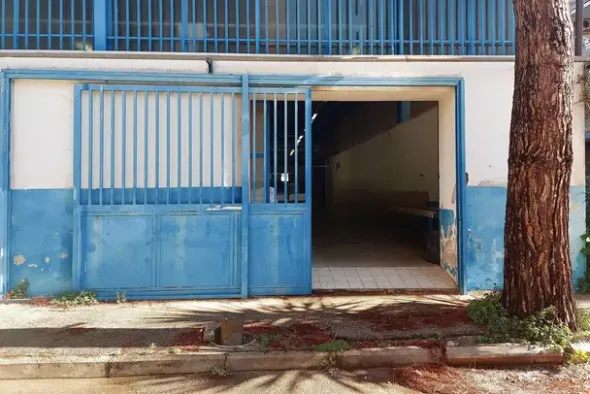 #21351 Porzione di capannone e corte privata