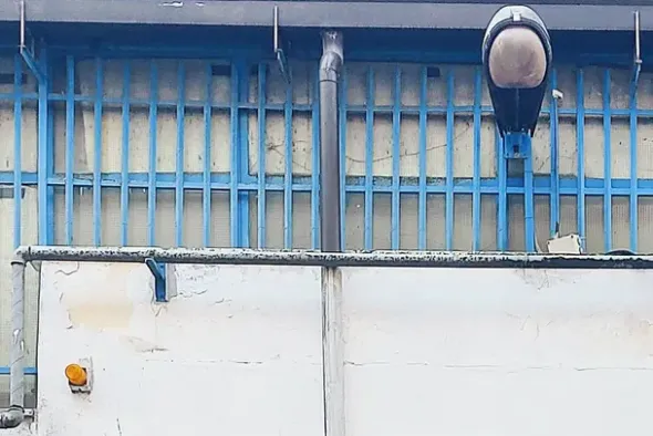 #21351 Porzione di capannone e corte privata