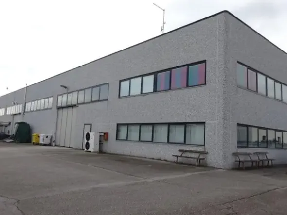 #6932 Porzione di capannone industriale