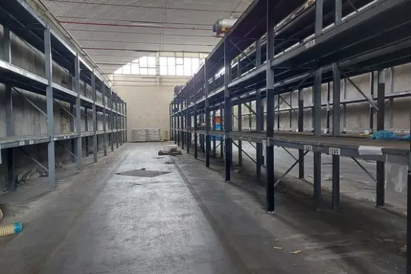 #15795 Porzione di complesso industriale