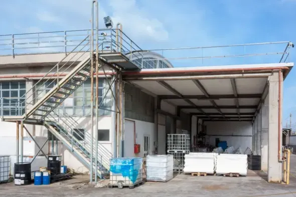 #15795 Porzione di complesso industriale