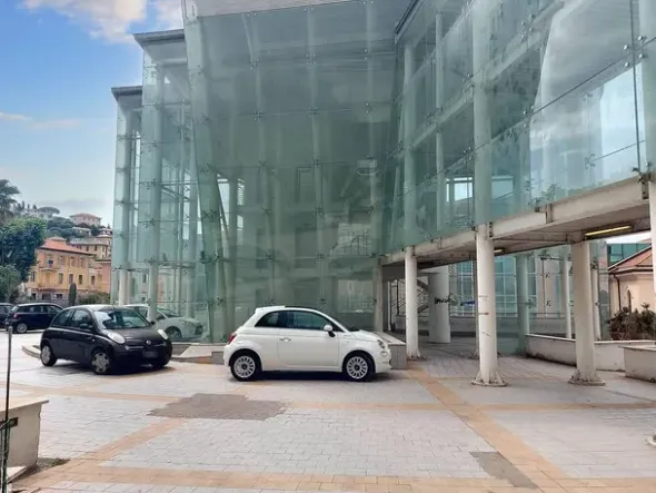 #23899 Porzione di complesso polifunzionale