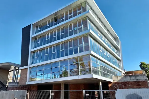 #23083 Porzione di edificio a torre in corso di costruzione