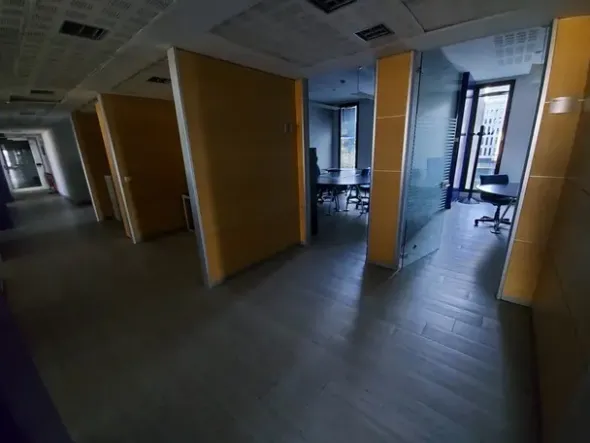 #16065 Porzione di edificio direzionale disposto su sei livelli