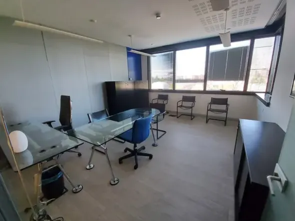 #16065 Porzione di edificio direzionale disposto su sei livelli